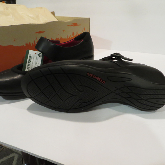 - Womans Merrell Black Shoe 7 Brand new, never worn - Picture 3 of 12